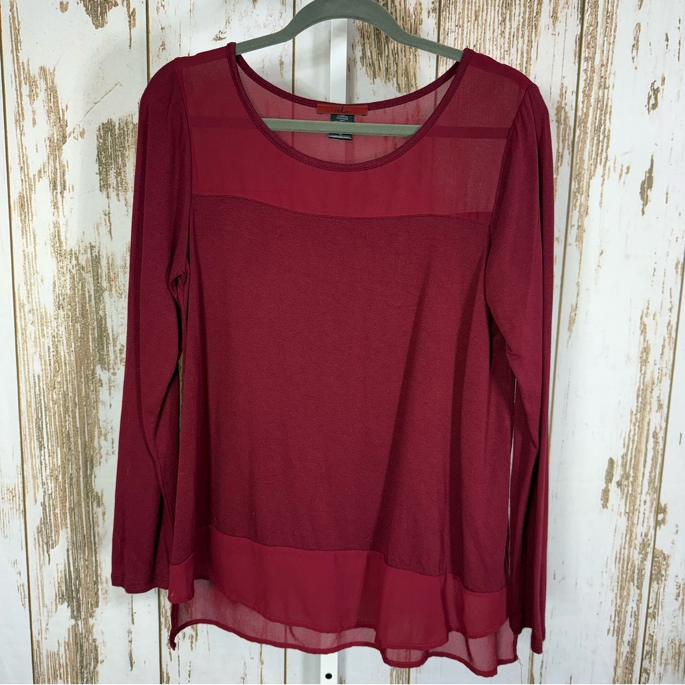 Red by BKE, Chic Maroon Sheer Women's Blouse. Size Medium. Excellent condition!